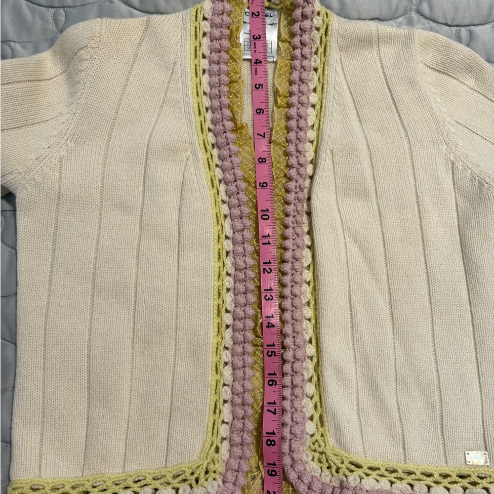 Authentic CHANEL Cream Cashmere Cardigan Sweater Size 38 - Picture 10 of 16